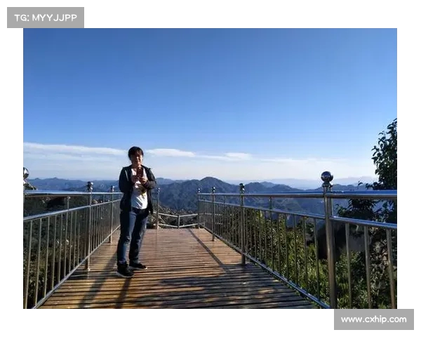 董超告别深圳卫视引热议,携荆棘鸟创始人登莲花山无人关注,原因揭秘 董超告别深圳卫视引热议,携荆棘鸟创始人登莲花山无人关注,原因揭秘